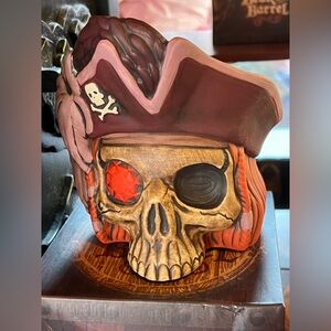 Disney World The Beak and Barrel Pirates Of The Caribbean Skull Mug NEW in Box